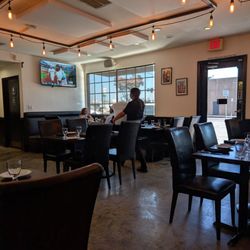 Centanni Italian Restaurant - Dinning area