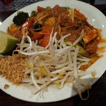 LUV Thai Cuisine - Pad thai no eggs with vegetables - Thai Near Me - Austin, Texas