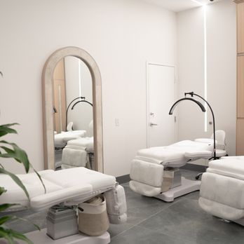 Omnia Spa - Lash and Brow Beds - Eyelash Service Near Me - Philadelphia, Pennsylvania Omnia Spa - Lash and Brow Beds - Eyelash Service Near Me - Philadelphia, Pennsylvania