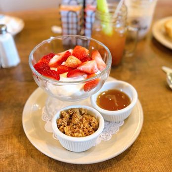 Bill's Cafe - Yogurt n honey + fresh strawbs - Breakfast & Brunch Near Me - San Jose, California