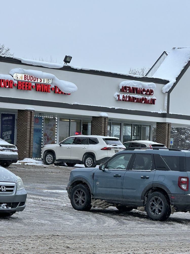 Buddy’s Liquor Logo