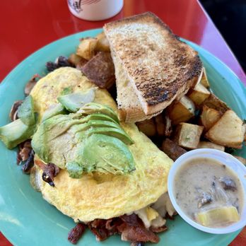 Squeeze In - Racy Tracy Omelette - Breakfast & Brunch Near Me - Reno, Nevada Squeeze In - Racy Tracy Omelette - Breakfast & Brunch Near Me - Reno, Nevada