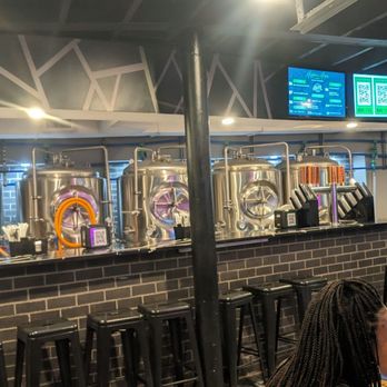 Hippin Hops Brewpub & Oyster Bar - The brew - Seafood Near Me - Atlanta, Georgia