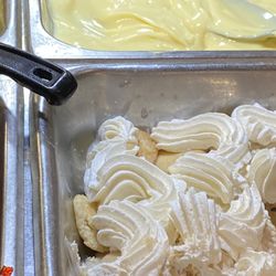 Zhang's Buffet - Fly in the pudding