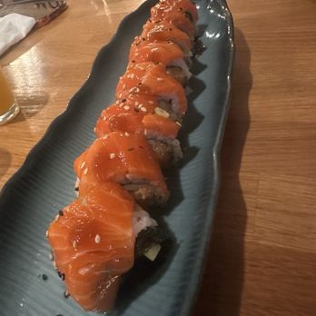 Momo Sushi - Salmon Royale Roll - Sushi Bars Near Me - Riverside, California Momo Sushi - Salmon Royale Roll - Sushi Bars Near Me - Riverside, California