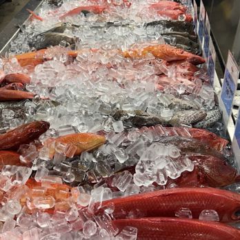 Maunakea Marketplace - Fresh fish - Shopping Centers Near Me - Honolulu, Hawaii