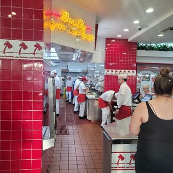 In-N-Out Burger - Fast Food Near Me - Menifee, California