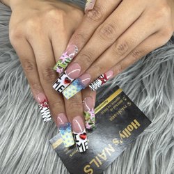 Holly’s Nails