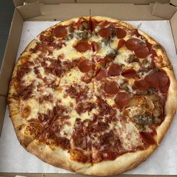 Jersey Giant Pizza - 1/2 bacon and 1/2 Da Meat Trio - Pizza Near Me - Bee Cave, Texas Jersey Giant Pizza - 1/2 bacon and 1/2 Da Meat Trio - Pizza Near Me - Bee Cave, Texas