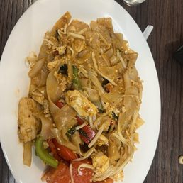 Pad Kee Mao (Drunken Noodles) Pad Kee Mao (Drunken Noodles)