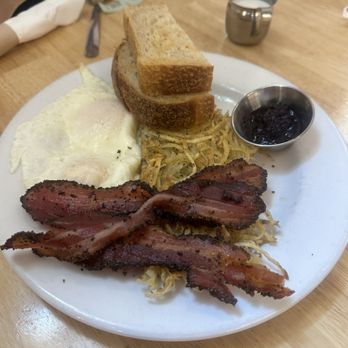 Matt's Big Breakfast - Bacon and eggs with Niman Ranch bacon OMG so good - Breakfast & Brunch Near Me - Phoenix, Arizona