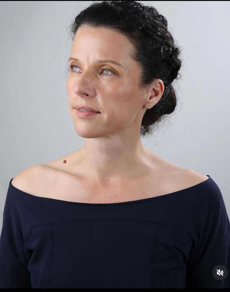 Glam with Dessilina  Logo