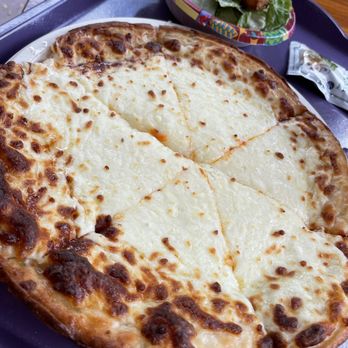 Pizzafari - Gluten Free Cheese Pizza - Gluten/Wheat Allergy-friendly (It is delicious!!!) - Pizza Near Me - Lake Buena Vista, Florida