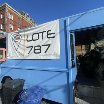 LOTE 787 - a blue food truck parked in front of a building - Food Trucks Near Me - Baltimore, Maryland