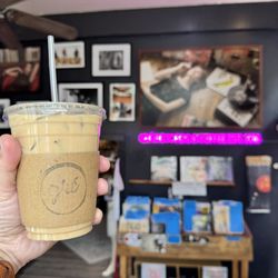 Gre Records & Coffee - Iced Cafe Latte