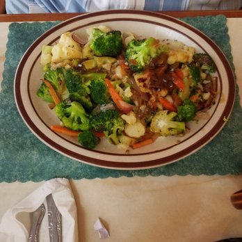 Golden Basket Restaurant - Veggie stir fry - Burgers Near Me - Green Bay, Wisconsin Golden Basket Restaurant - Veggie stir fry - Burgers Near Me - Green Bay, Wisconsin