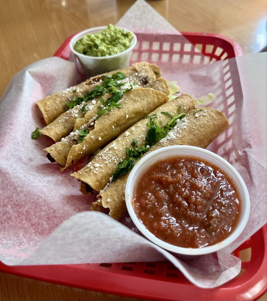 D & J Taco Shop Logo