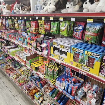 Redmon's Candy Factory - Candy Stores Near Me - Phillipsburg, Missouri