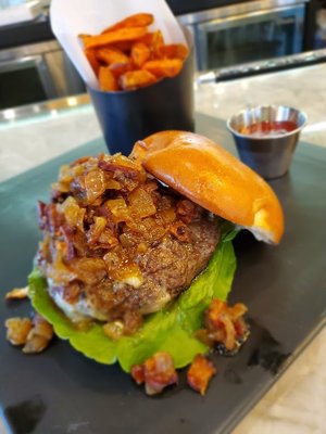 Scarlet Kitchen and Lounge by null