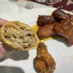 Cité Lin - Egg roll, chicken wing, nice sweet ribs