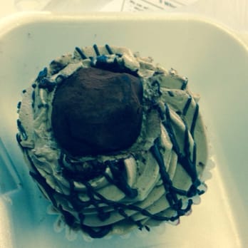 The Grey Goose - Chocolate truffle cupcake - American Near Me - Hampton, Virginia