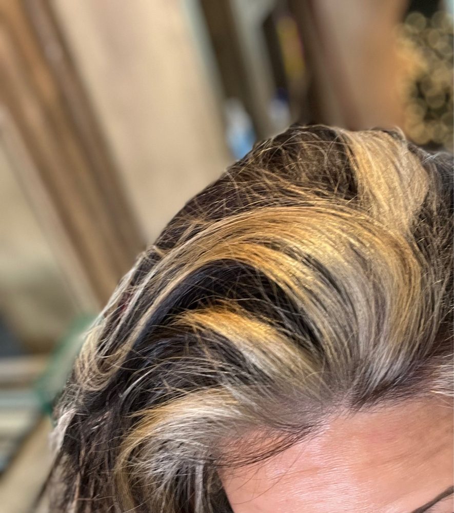 SAUL ARRAMBIDE SALON 201 Updated September 2024 89 Photos 7455 N