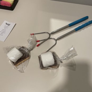 Bardstown Motor Lodge - S'mores left in room ($5 each) - Hotels Near Me - Bardstown, Kentucky