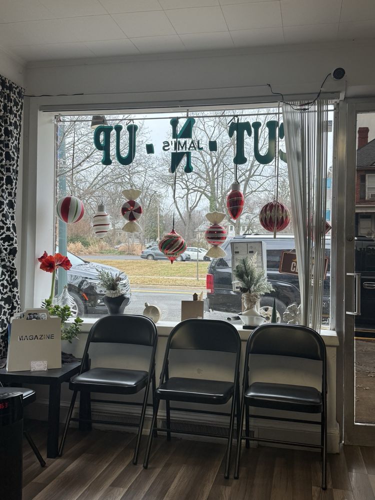 Jami's Cut-N-Up Logo