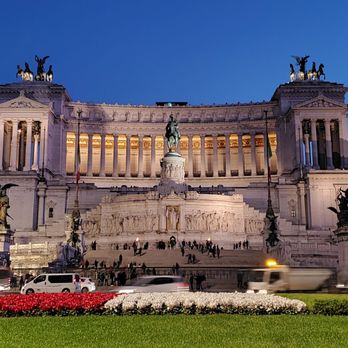 Piazza Venezia - Landmarks & Historical Buildings Near Me - Rome, RM Piazza Venezia - Landmarks & Historical Buildings Near Me - Rome, RM
