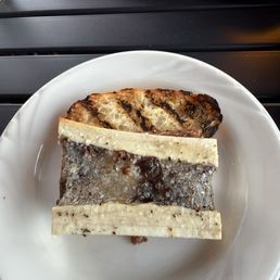 Roasted bone marrow appetizer Roasted bone marrow appetizer