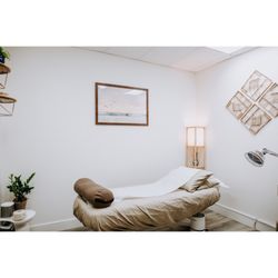 Pivot Acupuncture - Treatment room 2