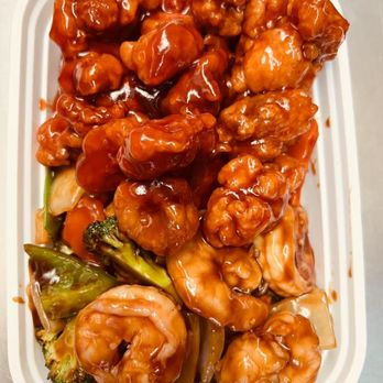 Asian Kitchen - Dragon & Phoenix Entree(served with jumbo shrimp in spicy garlic sauce & general tso's chicken) - Chinese Near Me - Greenville, South Carolina