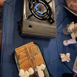 S'more set up S'more set up