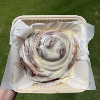 Papi’s Ohana - King David Cinnamon Roll - Pizza Near Me - Lahaina, Hawaii