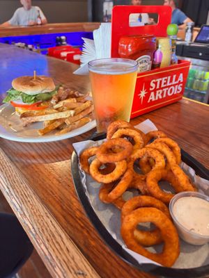 Healy's Tavern by null