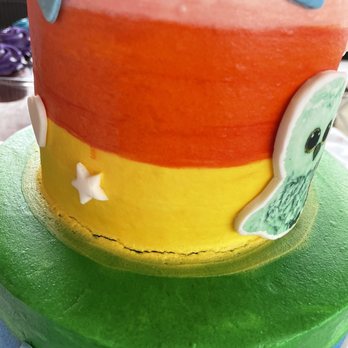 Meechycakes - Yellow paint over green looked really bad and began to crack - Desserts Near Me - Whittier, California