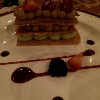 Bordeaux - Le millefeuilles (puff pastry filled with raspberry and pistachio cream) - French Near Me - Puerto Vallarta, JAL