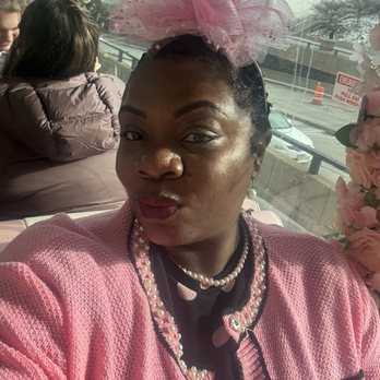 Tea Around Town - Bus Tours Near Me - Chicago, Illinois