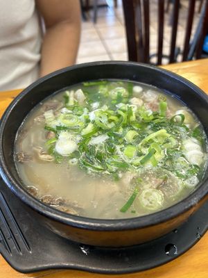 JINJU GOMTANG by null