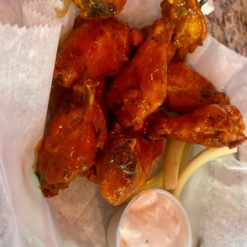 Hilltown Tavern - Fairmount - Buffalo wings - Pubs Near Me - Philadelphia, Pennsylvania Hilltown Tavern - Fairmount - Buffalo wings - Pubs Near Me - Philadelphia, Pennsylvania