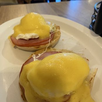 Brewberry Cafe - eggs benedict - Coffee & Tea Near Me - Anaheim, California Brewberry Cafe - eggs benedict - Coffee & Tea Near Me - Anaheim, California
