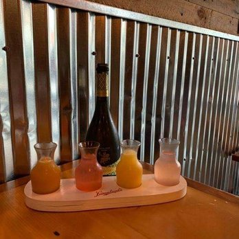 Duluth Tap Exchange - Mimosa flight. 4 juices with Prisecco - Wine Bars Near Me - Duluth, Minnesota