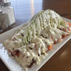 HM’s Steakhouse - Wedge Salad (08/26)