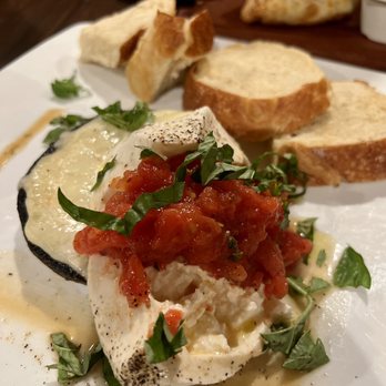 El Gaucho Winery - Burratina - Wineries Near Me - Spicewood, Texas