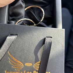 Joyeria Los Angeles - The experience was great nice people and they helped me look what I was looking for. I recommend coming to look for high quality gold .