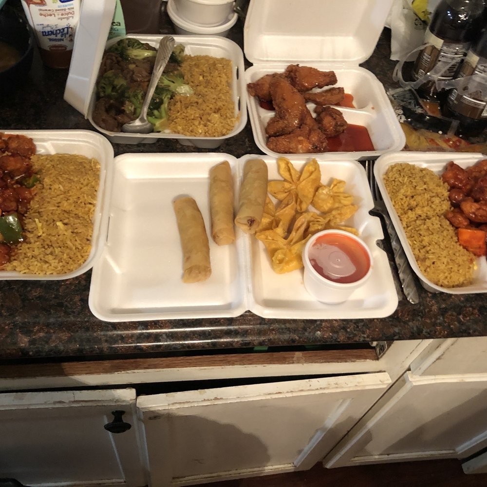 3 dinner meals, order of crab Rangoon, honey wings, and egg drop soup. 3 dinner meals, order of crab Rangoon, honey wings, and egg drop soup.