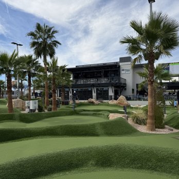 PopStroke - View outside - Mini Golf Near Me - Paradise, Nevada