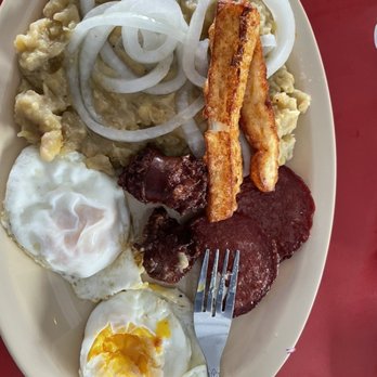 El Conuquito Restaurant - Yummy - Dominican Near Me - Miami, Florida