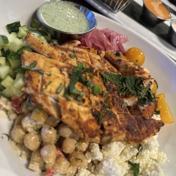 Finney's Crafthouse - Claremont - Mediterranean Bowl with chicken - New American Near Me - Claremont, California Finney's Crafthouse - Claremont - Mediterranean Bowl with chicken - New American Near Me - Claremont, California