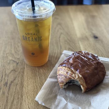 Groundwork Coffee - Jasmine iced green tea and chocolate croissant - Coffee & Tea Near Me - Los Angeles, California Groundwork Coffee - Jasmine iced green tea and chocolate croissant - Coffee & Tea Near Me - Los Angeles, California